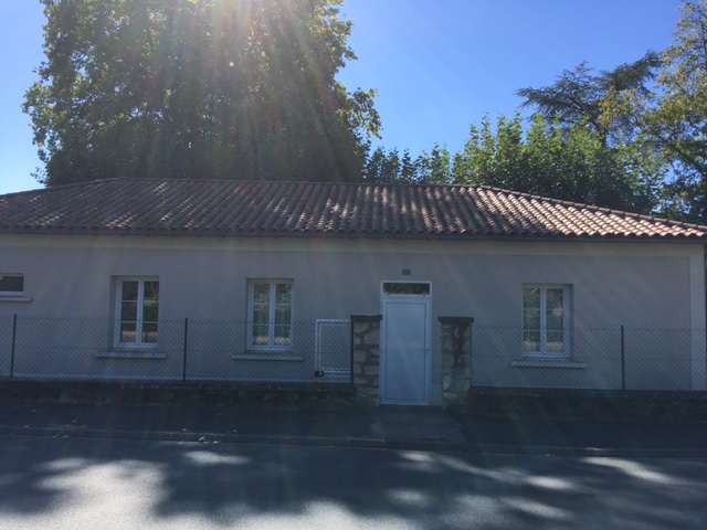 La salle du jardin public - Leignes sur Fontaine